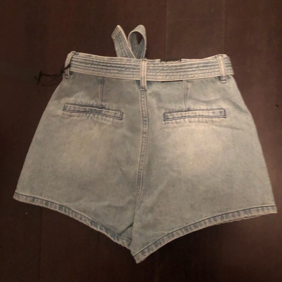 NWT$89 BLANKNYC Belted tie waist denim shorts size 26 Nordstrom - Picture 6 of 6